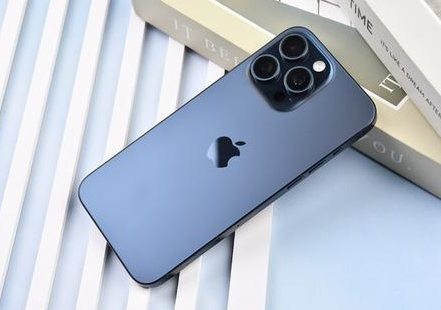 集美苹果维修点分享iPhone 15 Pro Max屏幕更换全新实操风险 
